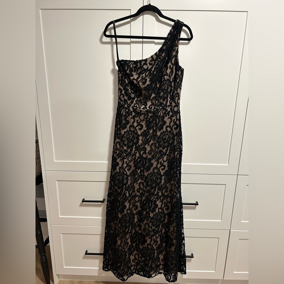 Vivian Diamond Dessy Collection one shoulder lace evening gown - Picture 1 of 4